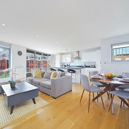 2 Bed Executive Penthouse Near Liverpool Street Free Wifi By City Stay Aparts London Bagian luar foto
