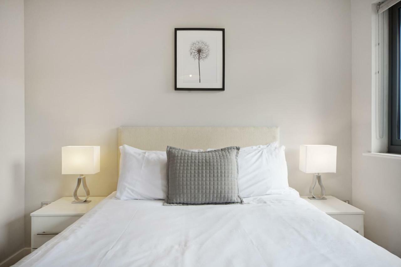 2 Bed Executive Penthouse Near Liverpool Street Free Wifi By City Stay Aparts London Bagian luar foto
